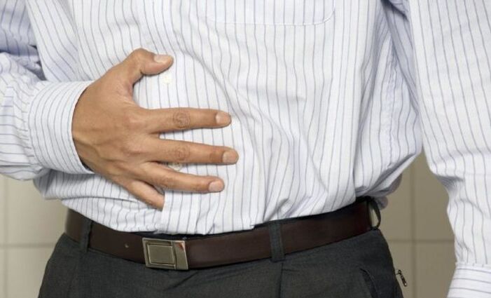 Dolor abdominal debido a parásitos.